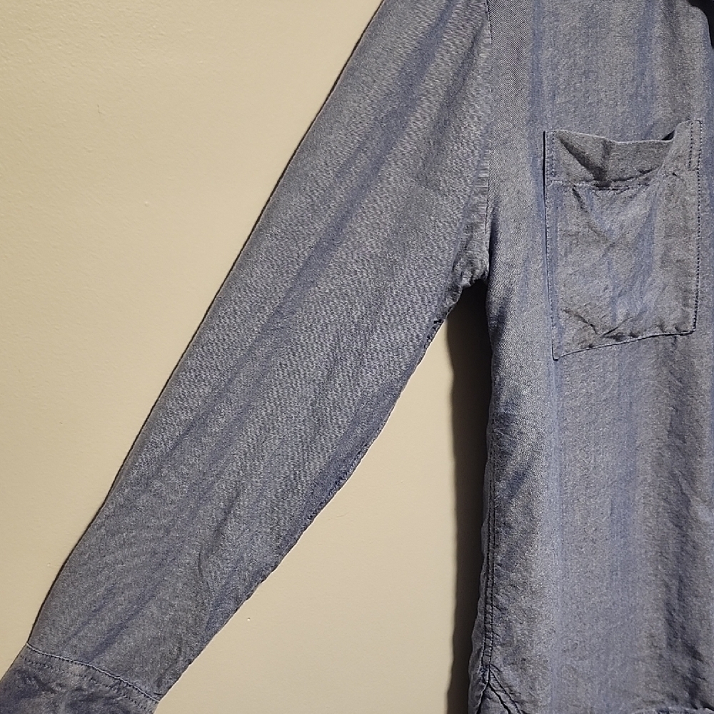 Lola River Women's Lightweight And Casual Blue Button Down Long Sleeve Shirt - Picture 5 of 7